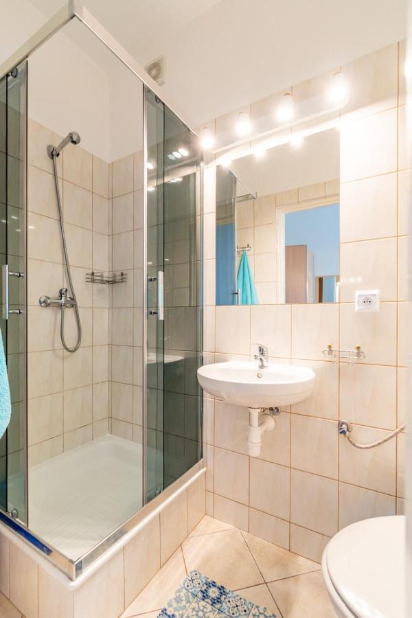 Twin Room Private Bathroom,1392639695:JPEG