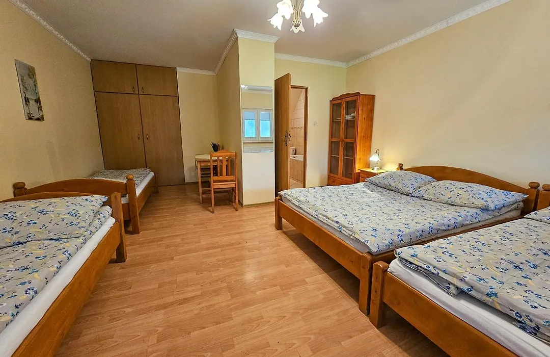 U Gienka Pod Lasem-1