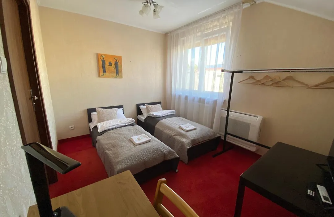 Hotelik Likusy - przy plaży nad jeziorem Ukiel i z bezpłatnym prywatnym parkingiem-1