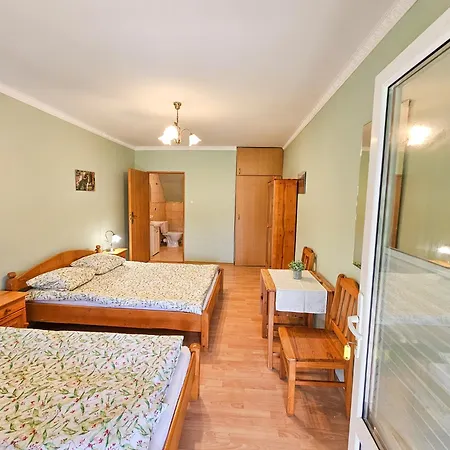 U Gienka Pod Lasem-2