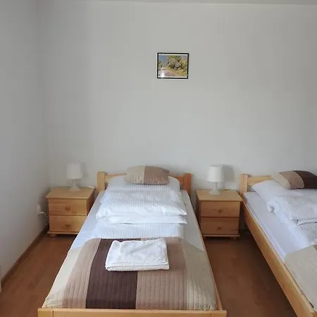 Pokoje Gościnne Pod Brzózką-2