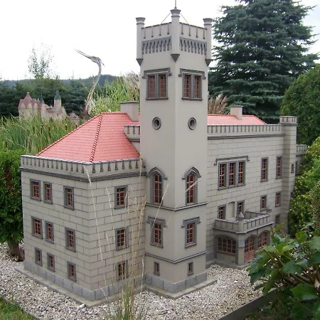 Pałac Dąbrowica-2