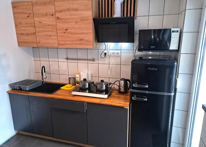 Forteca, pokoje gościnne nad stawem Dzierżoniów